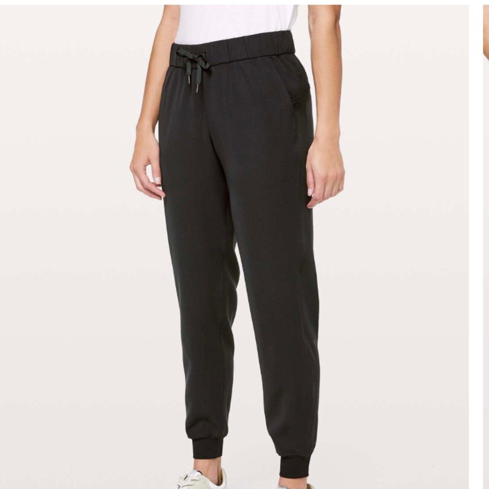 Lululemon On The Fly Jogger Black size 4 perfect condition